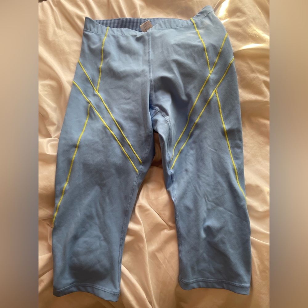 Fabletics crop workout pants